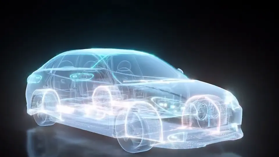 Fotogramma del video: un'auto in trasparenza con gli impianti elettrici evidenziati